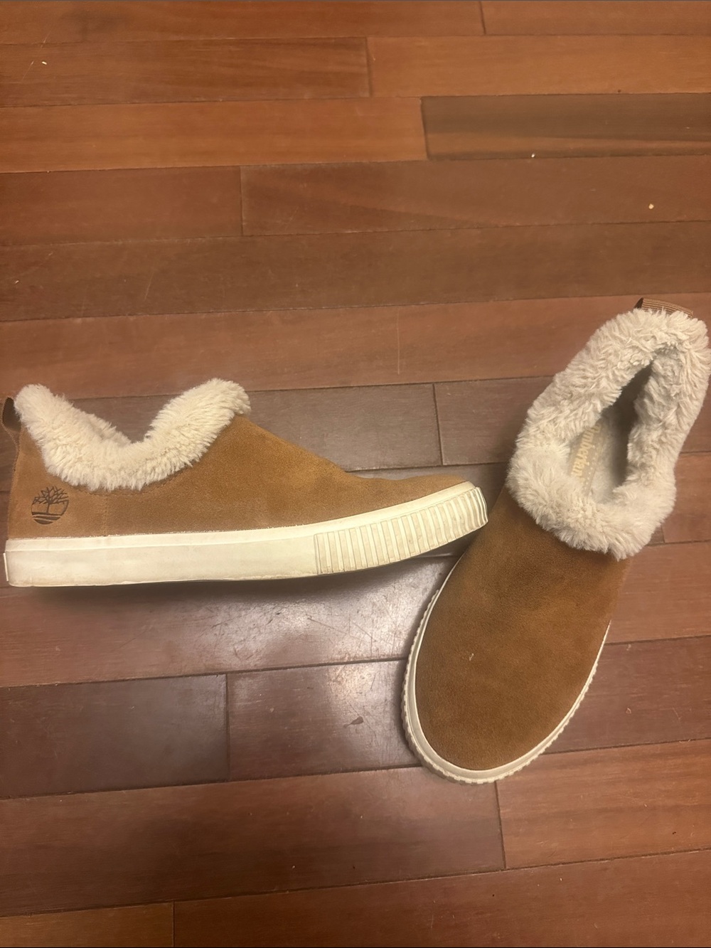 Timberland Brown Suede Moccasin Slippers with Cream Fur Lining - Picture 5 of 8